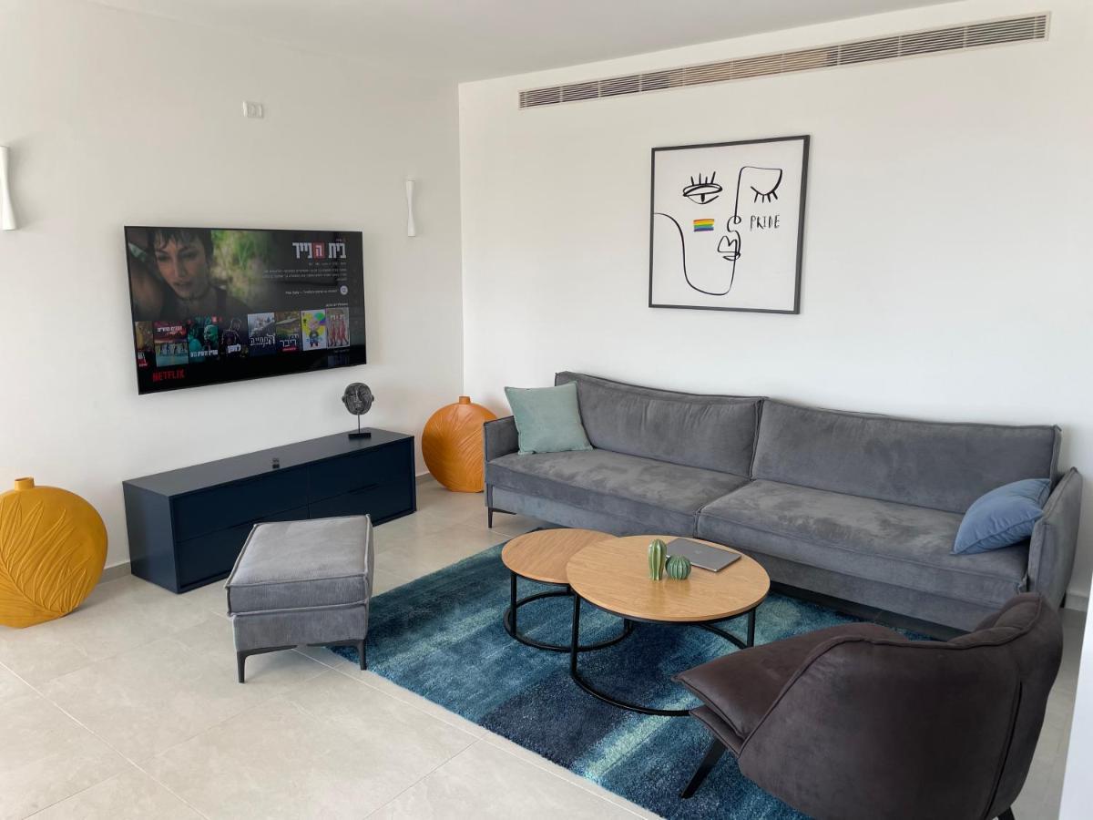 #דירת יוקרה על הים Sunset Beach Apartment# Givat Olga Экстерьер фото