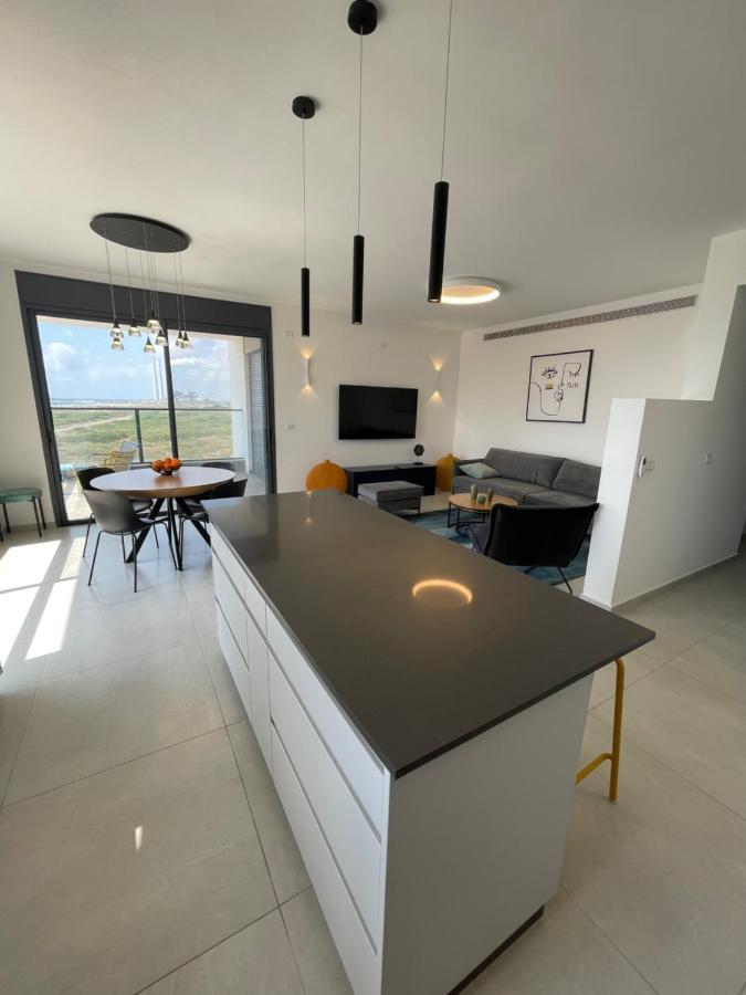 #דירת יוקרה על הים Sunset Beach Apartment# Givat Olga Экстерьер фото